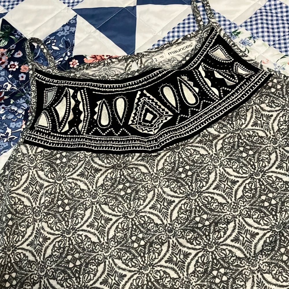 Maurices Black & White Patterned Tank Top-2X- EUC
